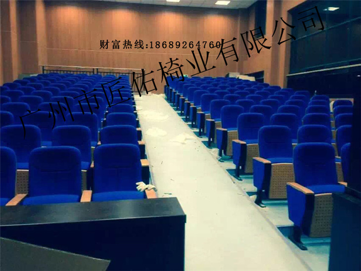 带电话的.jpg